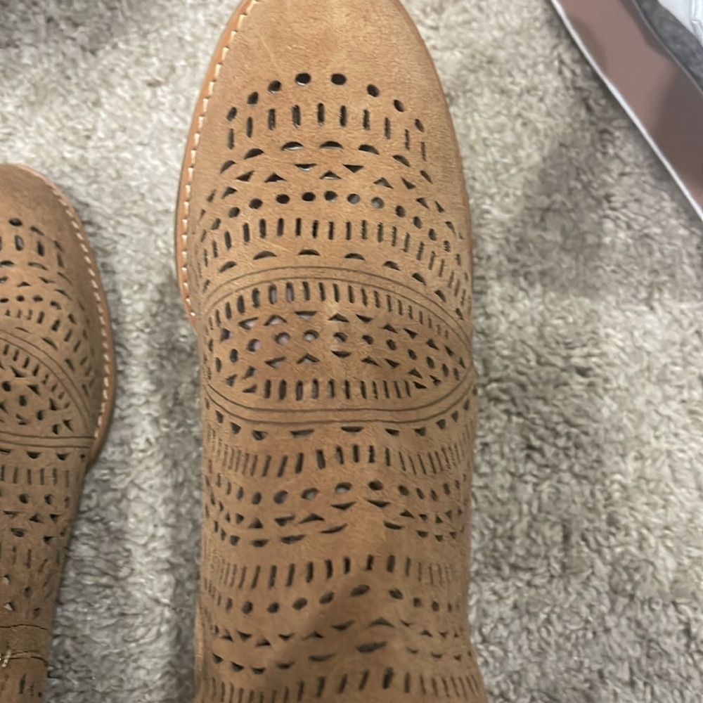 Earth brown suede booties! - Picture 2 of 5